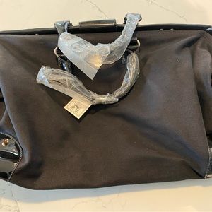 Weekender by Toss Designs